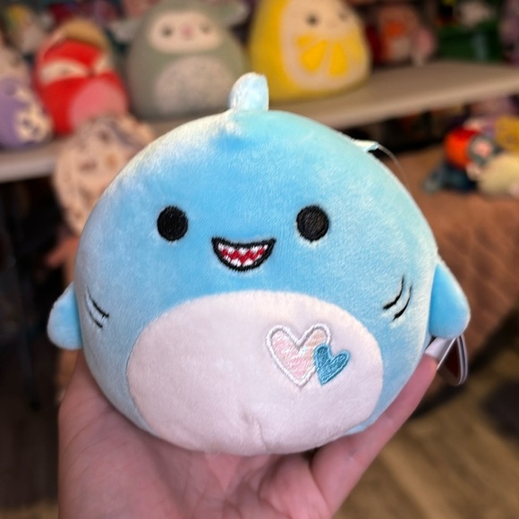 Squishmallows Other - Rey the Valentine Shark 5"